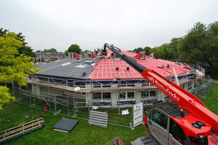 Nieuw dak op school in Deurne